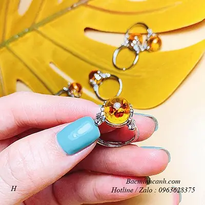 Nhẫn Đá Hổ Phách: Công Dụng, Ý Nghĩa Phong Thủy Và Cách Chọn Mua Phù Hợp Nhẫn Đá Hổ Phách: Công Dụng, Ý Nghĩa Phong Thủy Và Cách Chọn Mua Phù Hợp
