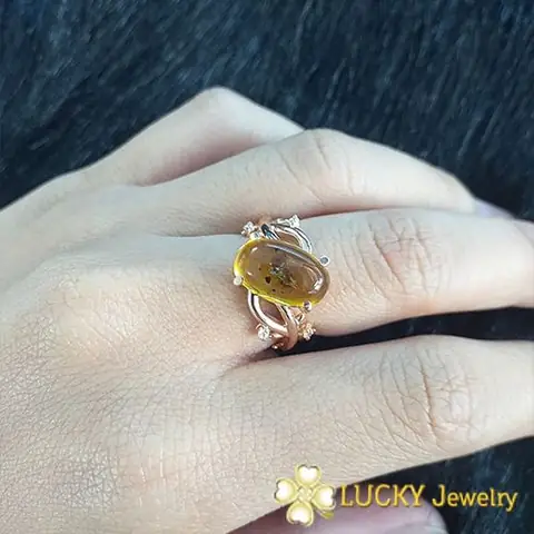 Nhẫn Đá Hổ Phách: Công Dụng, Ý Nghĩa Phong Thủy Và Cách Chọn Mua Phù Hợp Nhẫn Đá Hổ Phách: Công Dụng, Ý Nghĩa Phong Thủy Và Cách Chọn Mua Phù Hợp