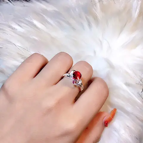 Nhẫn Đá Màu Đỏ: Các Loại Đá, Cách Chọn Và Bảo Quản Cho Người Yêu Thích Trang Sức Sang Trọng Nhẫn Đá Màu Đỏ: Các Loại Đá, Cách Chọn Và Bảo Quản Cho Người Yêu Thích Trang Sức Sang Trọng
