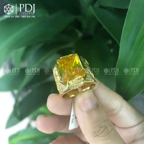 Nhẫn Đá Topaz Vàng: Hướng Dẫn Chọn Mua, Giá Thành & Các Loại Phổ Biến