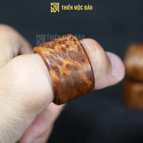 Hướng Dẫn Chọn Và Đeo Nhẫn Gỗ Phong Thủy Hợp Mệnh – Tăng Tài Lộc, May Mắn Hướng Dẫn Chọn Và Đeo Nhẫn Gỗ Phong Thủy Hợp Mệnh – Tăng Tài Lộc, May Mắn