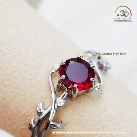 Nhẫn Hạt Đá Tròn: Tổng Hợp Mẫu Đẹp, Ý Nghĩa Phong Thủy Và Cách Chọn Mua Phù Hợp Nhẫn Hạt Đá Tròn: Tổng Hợp Mẫu Đẹp, Ý Nghĩa Phong Thủy Và Cách Chọn Mua Phù Hợp