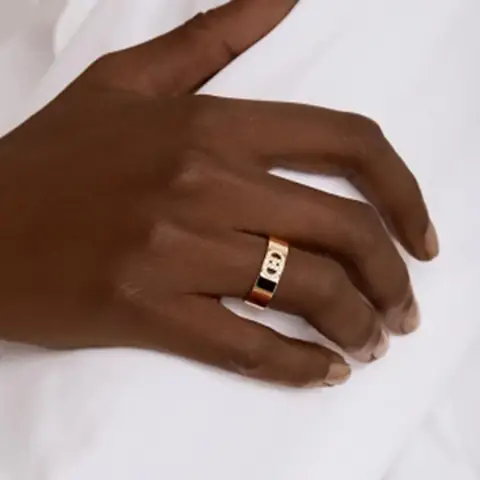 Mua Nhẫn Hermes Vàng Hồng Chính Hãng: Top Mẫu, Giá Tốt & Địa Chỉ Uy Tín
