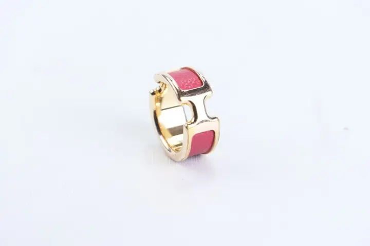 Mua Nhẫn Hermes Vàng Hồng Chính Hãng: Top Mẫu, Giá Tốt & Địa Chỉ Uy Tín