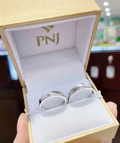 Nhẫn Tình Nhân Pnj: Hướng Dẫn Chọn, Mua Và Bảo Quản Cho Cặp Đôi Yêu Thương