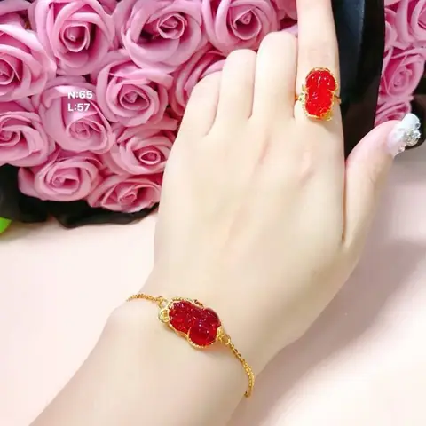 Nhẫn Tỳ Hưu Màu Đỏ Nhẫn Tỳ Hưu Màu Đỏ