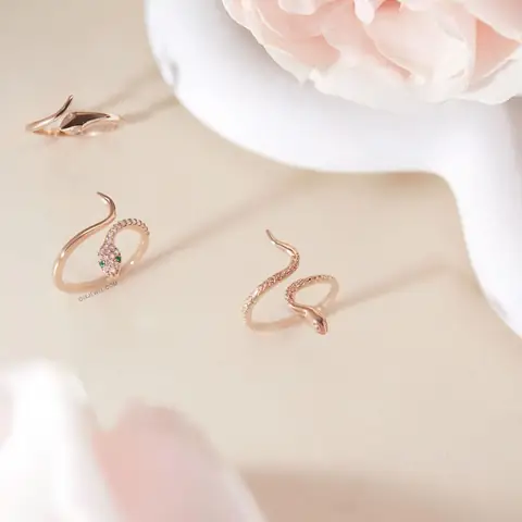 Nhẫn Vàng Hình Rắn: Các Kiểu Dáng, Giá Thành Và Cách Chọn Phù Hợp Nhẫn Vàng Hình Rắn: Các Kiểu Dáng, Giá Thành Và Cách Chọn Phù Hợp