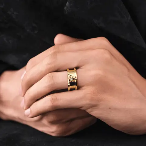 Nhẫn Vàng Louis Vuitton: Bộ Sưu Tập, Kiểu Dáng & Hướng Dẫn Mua Cho Người Yêu Sang Trọng Nhẫn Vàng Louis Vuitton: Bộ Sưu Tập, Kiểu Dáng & Hướng Dẫn Mua Cho Người Yêu Sang Trọng