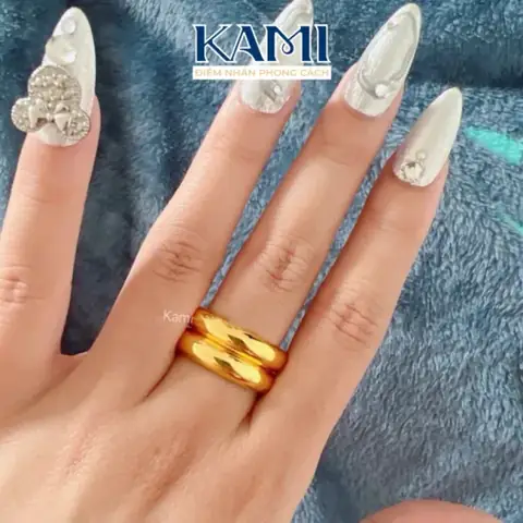 Nhẫn Vàng Siêu Mỏng: Hướng Dẫn Chọn Mua, Kiểu Dáng & Bảo Quản Cho Người Mới Bắt Đầu Nhẫn Vàng Siêu Mỏng: Hướng Dẫn Chọn Mua, Kiểu Dáng & Bảo Quản Cho Người Mới Bắt Đầu