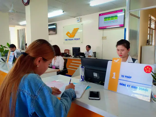Nhân Viên Bưu Tá Là Gì? Mô Tả Công Việc, Kỹ Năng Và Cơ Hội Việc Làm Mới Nhất