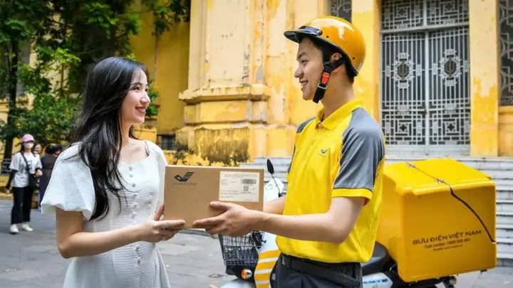 Nhân Viên Bưu Tá Là Gì? Mô Tả Công Việc, Kỹ Năng Và Cơ Hội Việc Làm Mới Nhất