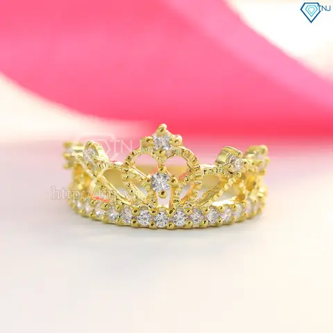 Nhẫn Vương Miện Nữ: Mẫu Đẹp, Chất Liệu Và Cách Chọn Mua Phù Hợp Nhẫn Vương Miện Nữ: Mẫu Đẹp, Chất Liệu Và Cách Chọn Mua Phù Hợp