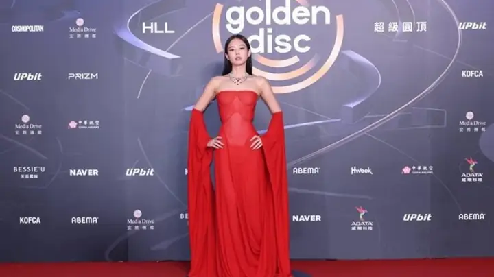Những Điềm Báo Của Chú Bé Không Chết