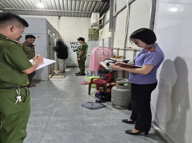 Những Hình Ảnh Nhạy Cảm: Rủi Ro Pháp Lý, Tác Hại Xã Hội & Cách Phòng Tránh Cho Người Dùng Mạng Những Hình Ảnh Nhạy Cảm: Rủi Ro Pháp Lý, Tác Hại Xã Hội & Cách Phòng Tránh Cho Người Dùng Mạng