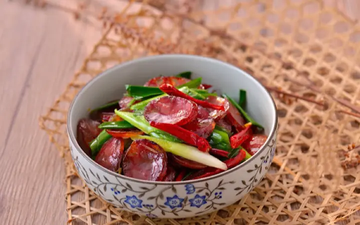 10 Món Ngon Từ Lạp Xưởng Bạn Phải Thử Ngay Hôm Nay 10 Món Ngon Từ Lạp Xưởng Bạn Phải Thử Ngay Hôm Nay