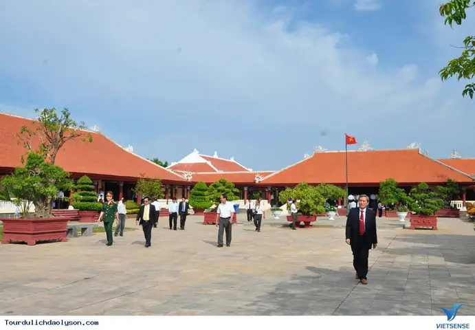 Phạm Văn Đồng Là Ai Và Các Địa Danh, Di Tích Mang Tên Ông Tại Việt Nam Phạm Văn Đồng Là Ai Và Các Địa Danh, Di Tích Mang Tên Ông Tại Việt Nam