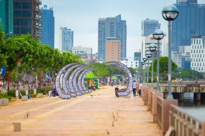 Hướng Dẫn Trọn Đời Khám Phá Phố Đi Bộ Bạch Đằng Đà Nẵng – Địa Điểm, Hoạt Động & Mẹo Tham Quan Hướng Dẫn Trọn Đời Khám Phá Phố Đi Bộ Bạch Đằng Đà Nẵng – Địa Điểm, Hoạt Động & Mẹo Tham Quan