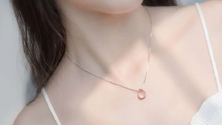 Phụ Kiện Dây Chuyền: Các Loại, Chất Liệu Phổ Biến Và Gợi Ý Mua Sắm Phụ Kiện Dây Chuyền: Các Loại, Chất Liệu Phổ Biến Và Gợi Ý Mua Sắm