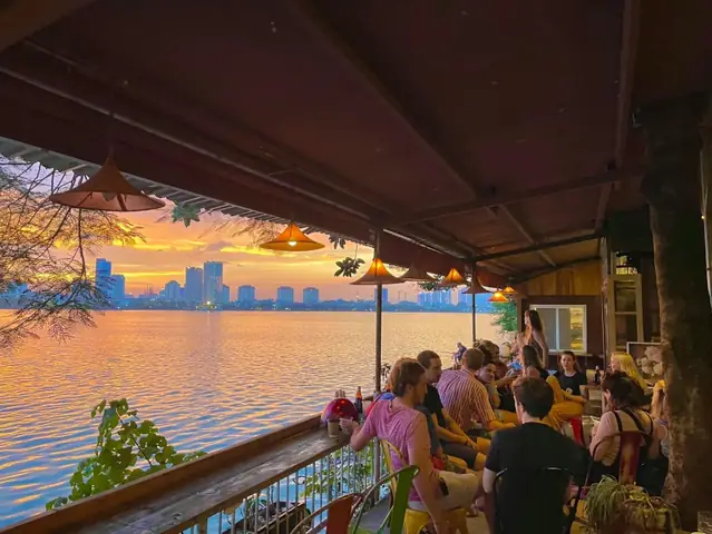 Top 25 Quán Cà Phê Đẹp Bên Hồ Tây Hà Nội: View, Không Gian & Vibe Cho Mọi Phong Cách