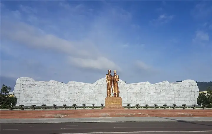 Khám Phá Quảng Trường Quy Nhơn (nguyễn Tất Thành): Lịch Sử, Điểm Đến & Hướng Dẫn Tham Quan Khám Phá Quảng Trường Quy Nhơn (nguyễn Tất Thành): Lịch Sử, Điểm Đến & Hướng Dẫn Tham Quan