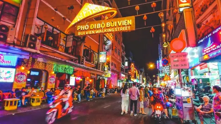 Sài Gòn Về Đêm: 20 Địa Điểm Ăn Chơi Không Thể Bỏ Lỡ Cho Người Yêu Khám Phá