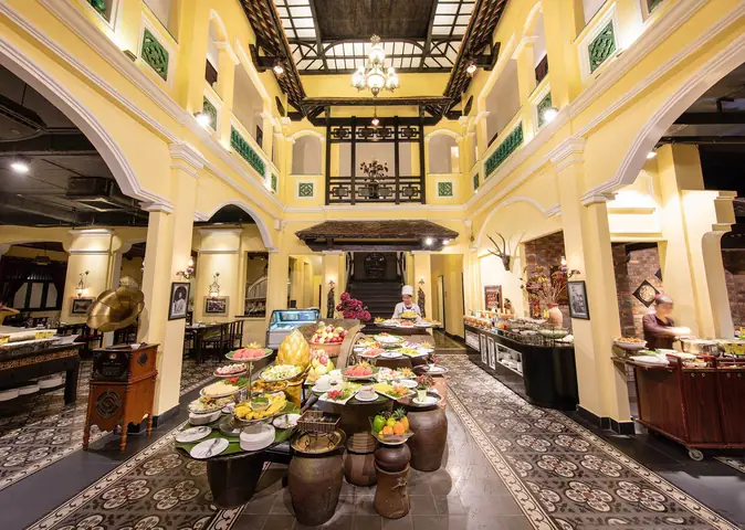 Buffet Quốc Tế Sen Tây Hồ: Địa Chỉ, Thực Đơn, Giá & Cách Đặt Chỗ