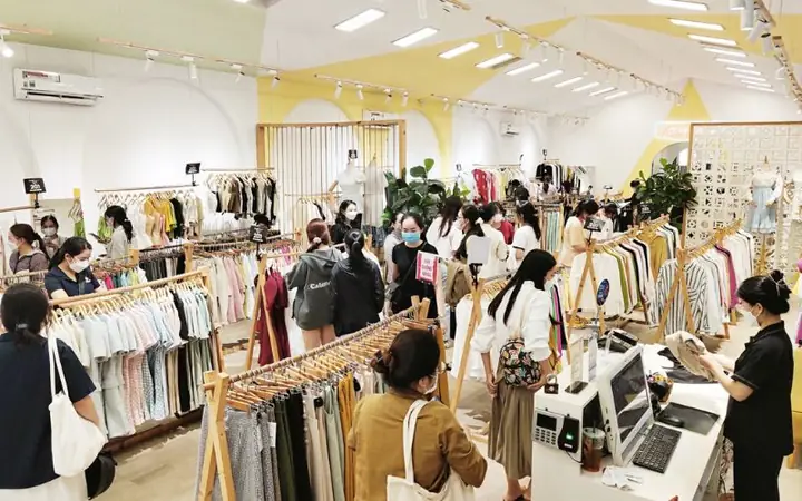 Top Các Shop Quần Áo Ở Gò Vấp Đáng Ghé Thăm: Danh Sách Đầy Đủ Cho Nam Và Nữ Top Các Shop Quần Áo Ở Gò Vấp Đáng Ghé Thăm: Danh Sách Đầy Đủ Cho Nam Và Nữ