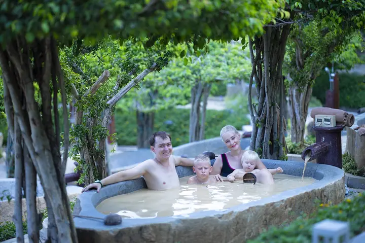 Địa Điểm Tắm Bùn Nha Trang: Địa Chỉ, Giá Vé, Giờ Mở Và Lưu Ý Cần Biết Địa Điểm Tắm Bùn Nha Trang: Địa Chỉ, Giá Vé, Giờ Mở Và Lưu Ý Cần Biết