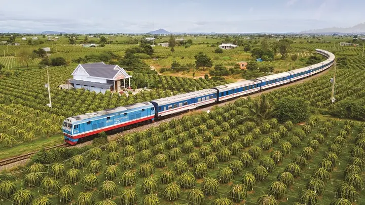 Hướng Dẫn Đặt Vé Tàu Hà Nội - Sài Gòn: Giá Vé, Giờ Tàu Và Kinh Nghiệm Chi Tiết Hướng Dẫn Đặt Vé Tàu Hà Nội - Sài Gòn: Giá Vé, Giờ Tàu Và Kinh Nghiệm Chi Tiết