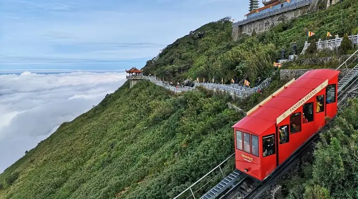 Kinh Nghiệm Đi Tàu Hoả Lên Sapa: Lịch Trình, Giá Vé Và Lưu Ý Di Chuyển Chi Tiết Kinh Nghiệm Đi Tàu Hoả Lên Sapa: Lịch Trình, Giá Vé Và Lưu Ý Di Chuyển Chi Tiết