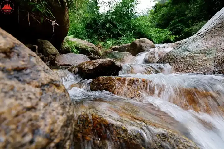 Khám Phá Thác Bay Vĩnh Phúc: Điểm Đến Hoang Sơ Giữa Lòng Núi Sáng Khám Phá Thác Bay Vĩnh Phúc: Điểm Đến Hoang Sơ Giữa Lòng Núi Sáng