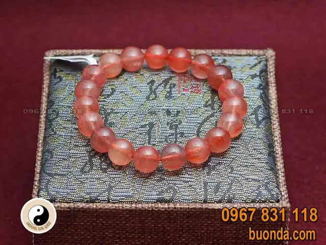 Vòng Tay Đá Thạch Anh Tóc Đỏ Vip: Ý Nghĩa Phong Thủy Và Công Dụng Thực Tế Vòng Tay Đá Thạch Anh Tóc Đỏ Vip: Ý Nghĩa Phong Thủy Và Công Dụng Thực Tế