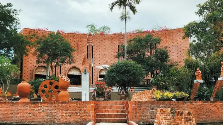 Hướng Dẫn Tham Quan Làng Gốm Thanh Hà: Giờ Mở Cửa, Vé Vào Cổng, Lịch Trình & Trải Nghiệm Thực Tế