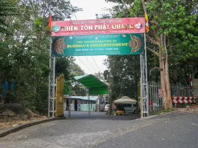 Hướng Dẫn Tham Quan Thiền Tôn Phật Quang – Vị Trí, Lịch Sử, Cách Đến Và Lưu Ý Du Khách Hướng Dẫn Tham Quan Thiền Tôn Phật Quang – Vị Trí, Lịch Sử, Cách Đến Và Lưu Ý Du Khách