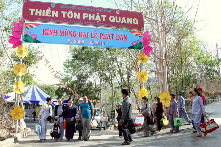 Hướng Dẫn Tham Quan Thiền Tôn Phật Quang – Vị Trí, Lịch Sử, Cách Đến Và Lưu Ý Du Khách Hướng Dẫn Tham Quan Thiền Tôn Phật Quang – Vị Trí, Lịch Sử, Cách Đến Và Lưu Ý Du Khách