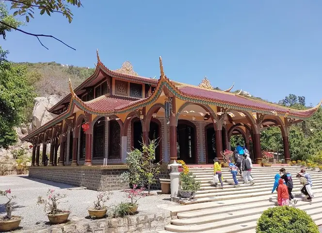 Thiền Viện Trúc Lâm Chân Nguyên (chùa Khỉ) – Địa Điểm, Lịch Trình & Những Điều Cần Biết Khi Thăm Bà Rịa‑vũng Tàu Thiền Viện Trúc Lâm Chân Nguyên (chùa Khỉ) – Địa Điểm, Lịch Trình & Những Điều Cần Biết Khi Thăm Bà Rịa‑vũng Tàu