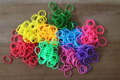 Cách Làm Vòng Tay Bằng Dây Thun: Hướng Dẫn Chi Tiết Cho Người Mới Bắt Đầu Cách Làm Vòng Tay Bằng Dây Thun: Hướng Dẫn Chi Tiết Cho Người Mới Bắt Đầu
