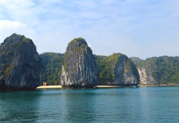 Thuyết Minh Về Vịnh Lan Hạ: Địa Lý, Lịch Sử, Sinh Thái Và Những Điểm Tham Quan Nổi Bật Thuyết Minh Về Vịnh Lan Hạ: Địa Lý, Lịch Sử, Sinh Thái Và Những Điểm Tham Quan Nổi Bật