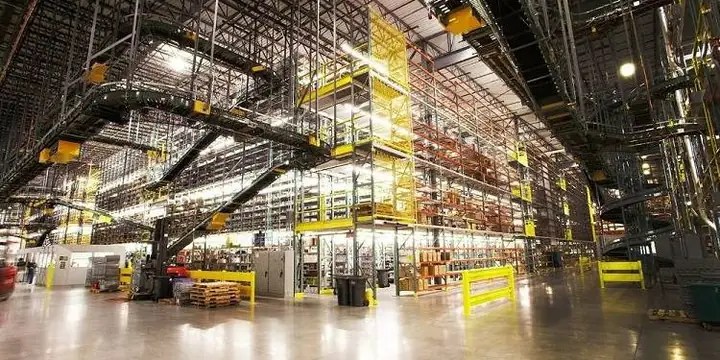 Trung Tâm Phân Phối Là Gì? Phân Biệt Trung Tâm Phân Phối Và Kho Hàng Trong Chuỗi Cung Ứng Trung Tâm Phân Phối Là Gì? Phân Biệt Trung Tâm Phân Phối Và Kho Hàng Trong Chuỗi Cung Ứng