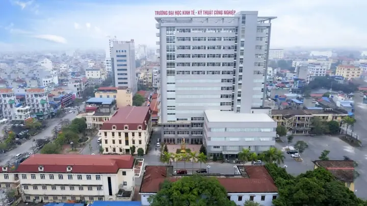 Trường Xê Cu Là Trường Nào? Giải Mã Tên Gọi Của Đại Học Kinh Tế – Kỹ Thuật Công Nghiệp