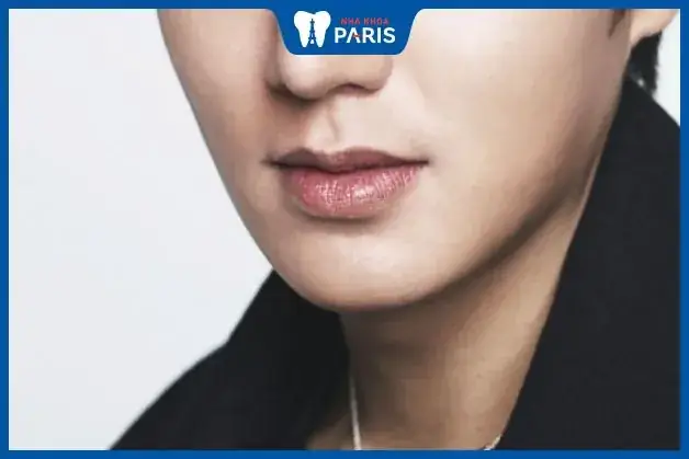 Tướng Đàn Ông Môi Trên Mỏng Môi Dưới Dày