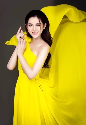 Á Hậu Chuyển Giới Tường Vi Là Ai Và Hành Trình Từ Sàn Diễn Về Cuộc Sống Đời Thường Á Hậu Chuyển Giới Tường Vi Là Ai Và Hành Trình Từ Sàn Diễn Về Cuộc Sống Đời Thường