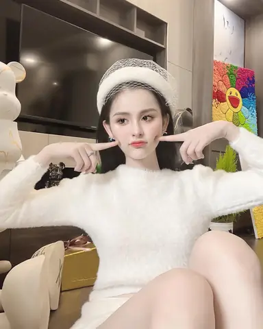 Á Hậu Chuyển Giới Tường Vi Là Ai Và Hành Trình Từ Sàn Diễn Về Cuộc Sống Đời Thường Á Hậu Chuyển Giới Tường Vi Là Ai Và Hành Trình Từ Sàn Diễn Về Cuộc Sống Đời Thường