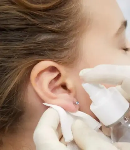 Cách Vệ Sinh Bông Tai Tại Nhà An Toàn, Nhanh Chóng – Hướng Dẫn Chi Tiết Cách Vệ Sinh Bông Tai Tại Nhà An Toàn, Nhanh Chóng – Hướng Dẫn Chi Tiết