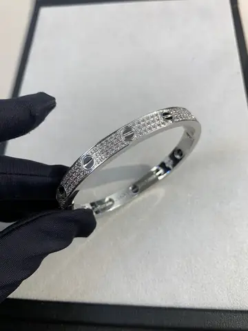 Mua Vòng Tay Cartier Bạc: Mẫu, Giá Và Cách Phân Biệt Thật Giả Mua Vòng Tay Cartier Bạc: Mẫu, Giá Và Cách Phân Biệt Thật Giả