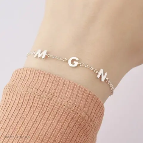 Hướng Dẫn Chọn & Mua Vòng Tay Chữ Cái – Các Kiểu, Chất Liệu Và Nơi Mua Uy Tín Hướng Dẫn Chọn & Mua Vòng Tay Chữ Cái – Các Kiểu, Chất Liệu Và Nơi Mua Uy Tín