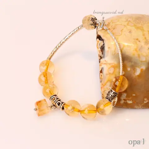 Hướng Dẫn Chọn Và Bảo Quản Vòng Tay Đá Citrine Cho Người Yêu Thời Trang Hướng Dẫn Chọn Và Bảo Quản Vòng Tay Đá Citrine Cho Người Yêu Thời Trang