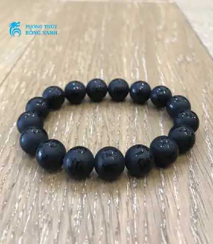 Tất Cả Về Vòng Tay Đá Đen: Ý Nghĩa, Cách Chọn Và Mua Sắm Thông Minh