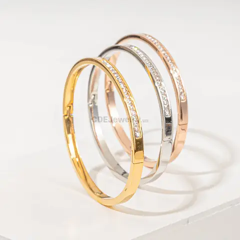 Mua Vòng Tay Swarovski Chính Hãng: Hướng Dẫn Chọn Mẫu, Kiểm Tra Độ Xác Thực & Giá Tham Khảo Mua Vòng Tay Swarovski Chính Hãng: Hướng Dẫn Chọn Mẫu, Kiểm Tra Độ Xác Thực & Giá Tham Khảo