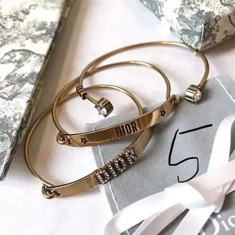 Vòng Tay J’adior Dior: Đánh Giá, Cách Chọn Và Địa Chỉ Mua Uy Tín Vòng Tay J’adior Dior: Đánh Giá, Cách Chọn Và Địa Chỉ Mua Uy Tín